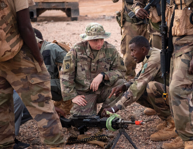 Wagner deixa o Mali: Rússia mantém presença mercenária através do Corpo Africano
