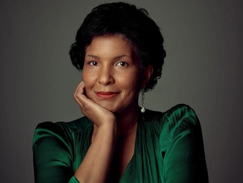 Mónica Macías na vida adulta