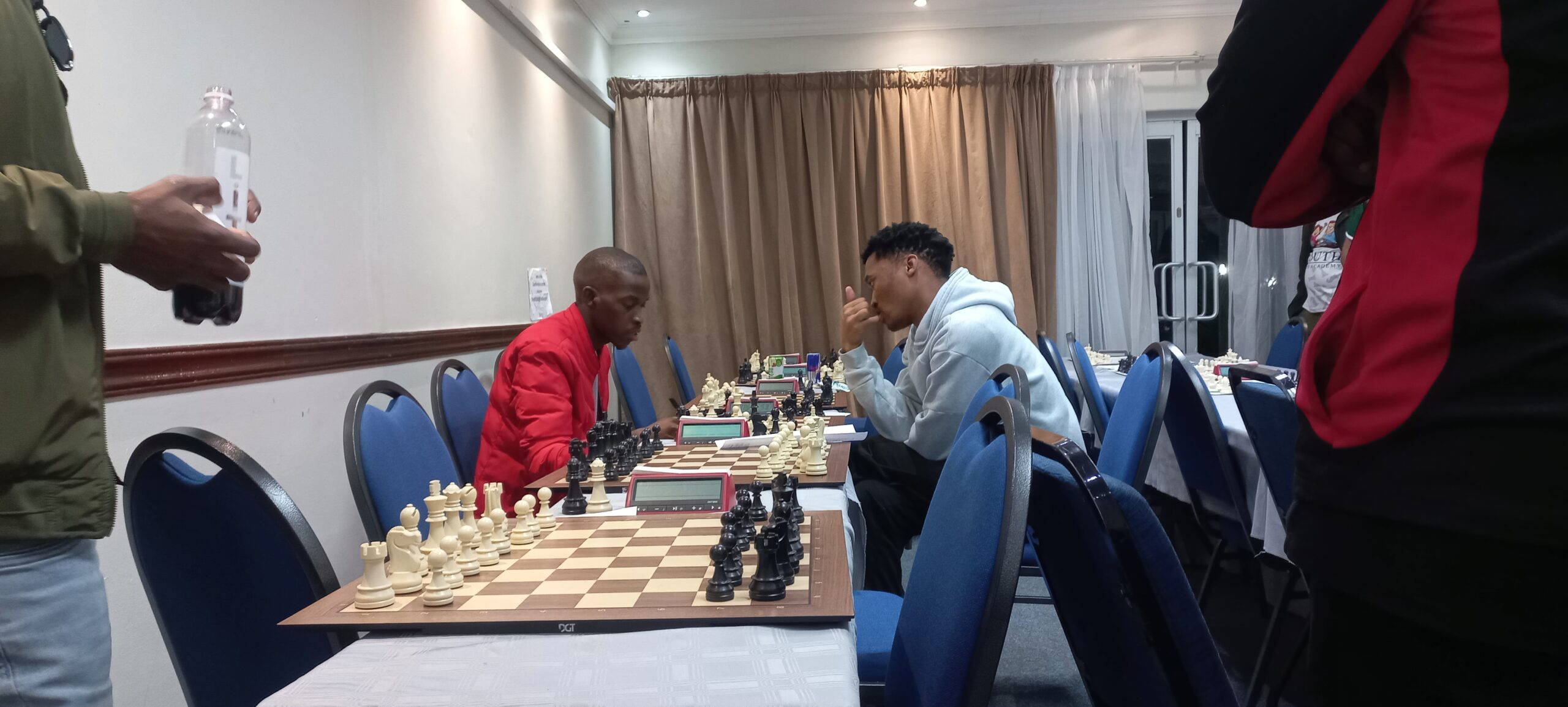 Posição de um final de reis e peões entre Rafael Bernardo Chirindza e Lwazi Selepe, a partida mais longa do primeiro dia da Open do Trojan Horse Chess Open 2026