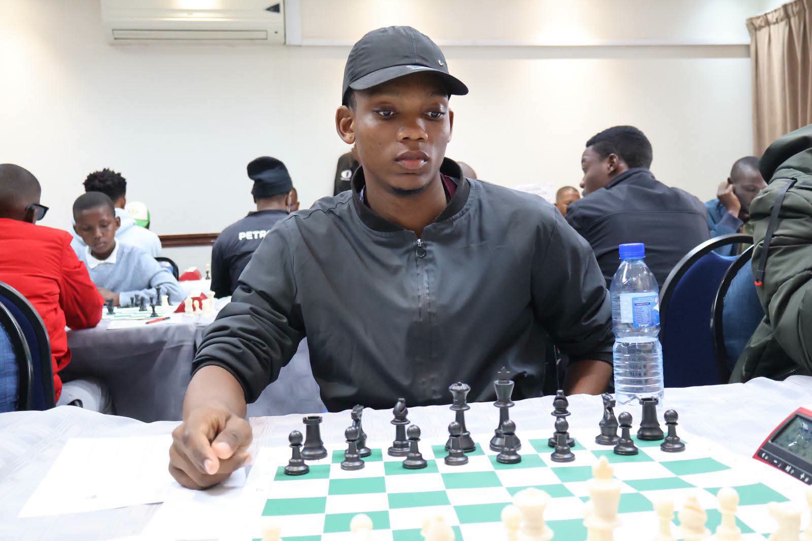 Retrato de Remigio Enoque Cossa, de Moçambique, sexto classificado na secção Open do Trojan Horse Chess Open 2026