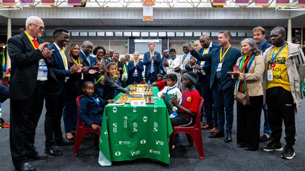 Primeiros lances da fase africana do campeonato mundial escolar de xadrez em Stellenbosch