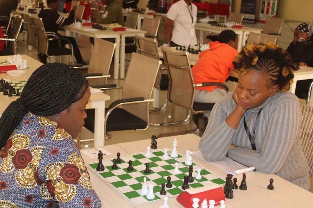 Jogadores em competição durante uma das rondas do Malawi Chess Championship 2026